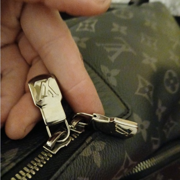 Louis Vuitton monogram eclipse backpack - Picture 4 of 8